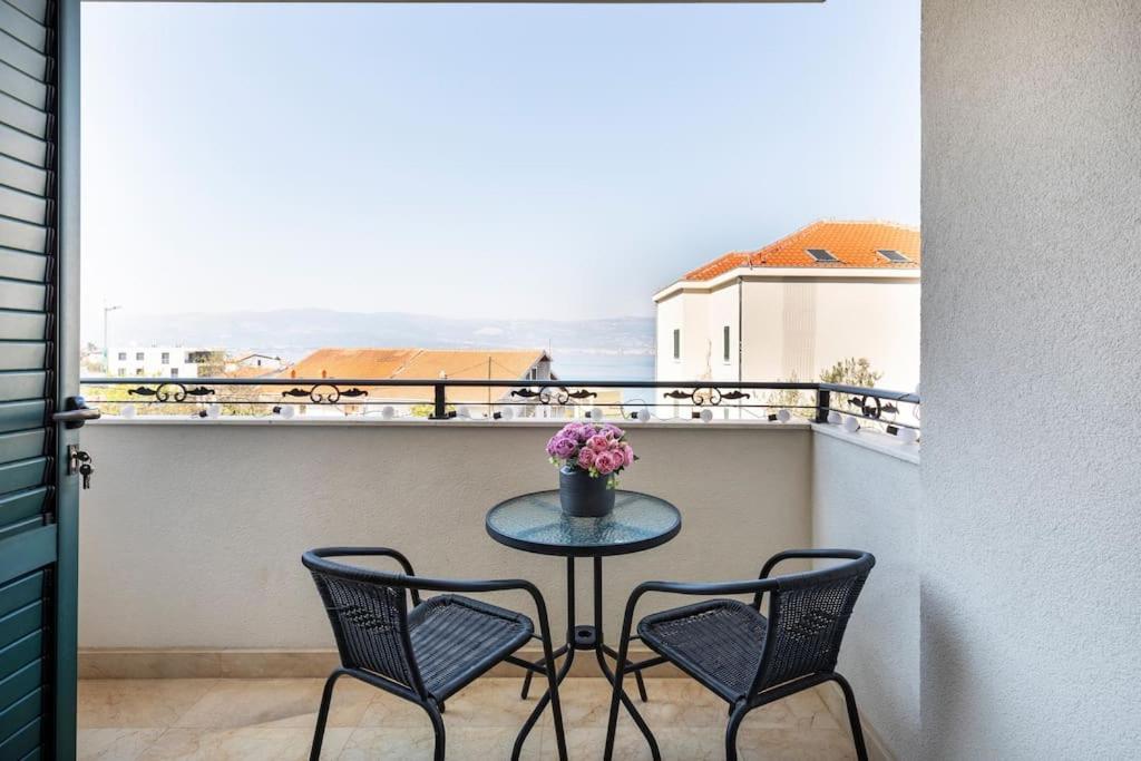 Seaesta Apartment Pool And Beach سلاتين المظهر الخارجي الصورة