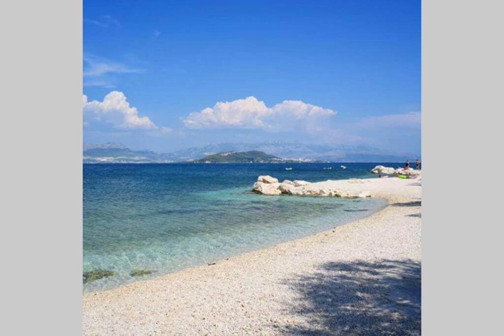 Seaesta Apartment Pool And Beach سلاتين المظهر الخارجي الصورة